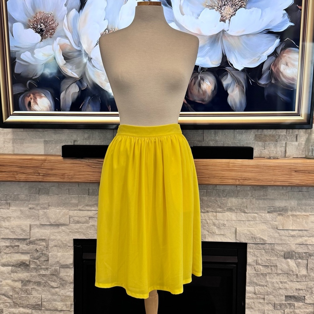 🌟3 for $25🌟 Mikarose yellow skirt w pockets